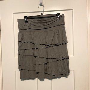 Loft pull on tiered skirt